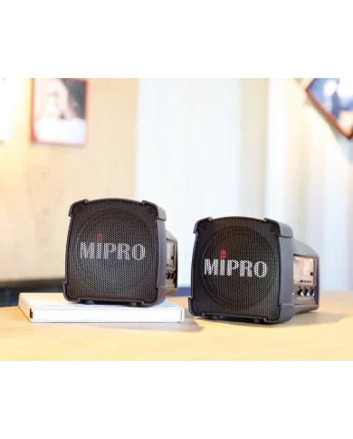 MA100 Solo Amplificazione portatile da 50/85 Watt a batteria con 1 ricevitore per radiomicrofono