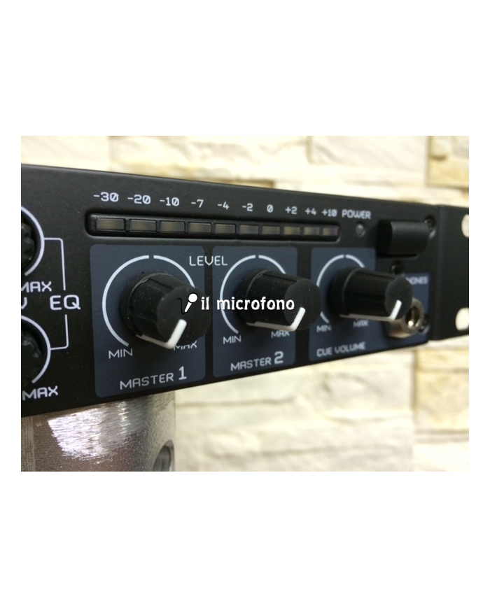 vendita mixer ed impianti stereo per ristoranti,palestra,locali,mixer 2 zone con radio,usb,radiocomandato